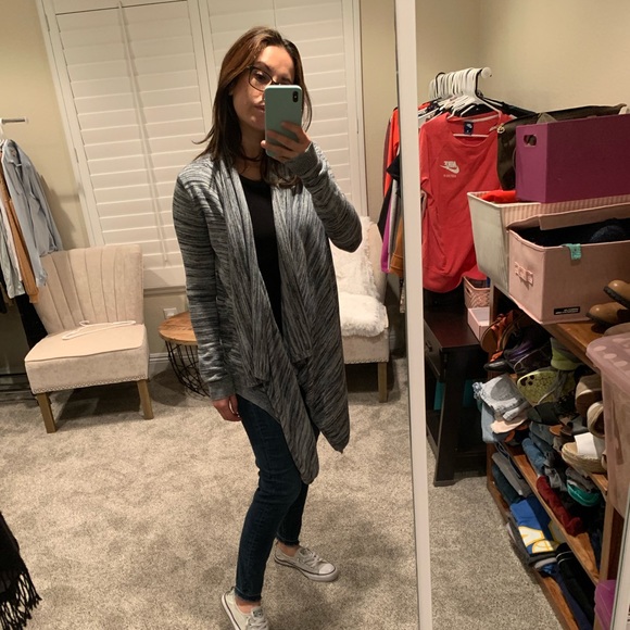 MODA Int. Sweater/Wrap - Picture 2 of 8